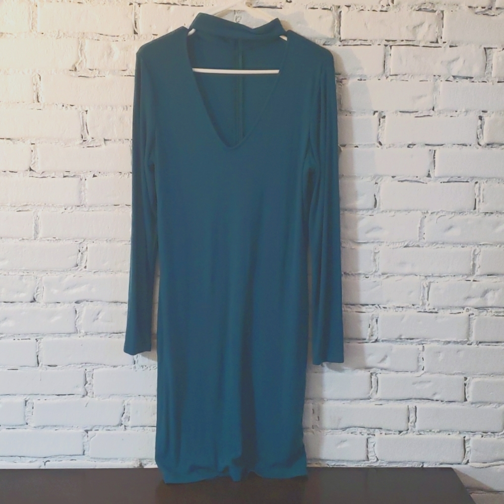 Gorgeous long-sleeved teal cotton tunic v-neck dress